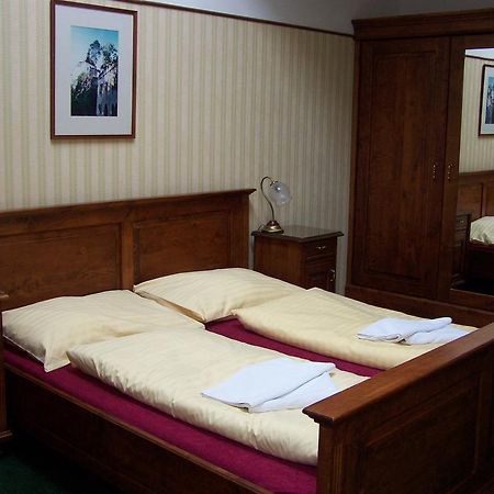 Hotel Pariz Їчін Екстер'єр фото
