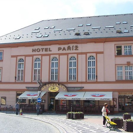 Hotel Pariz Їчін Екстер'єр фото